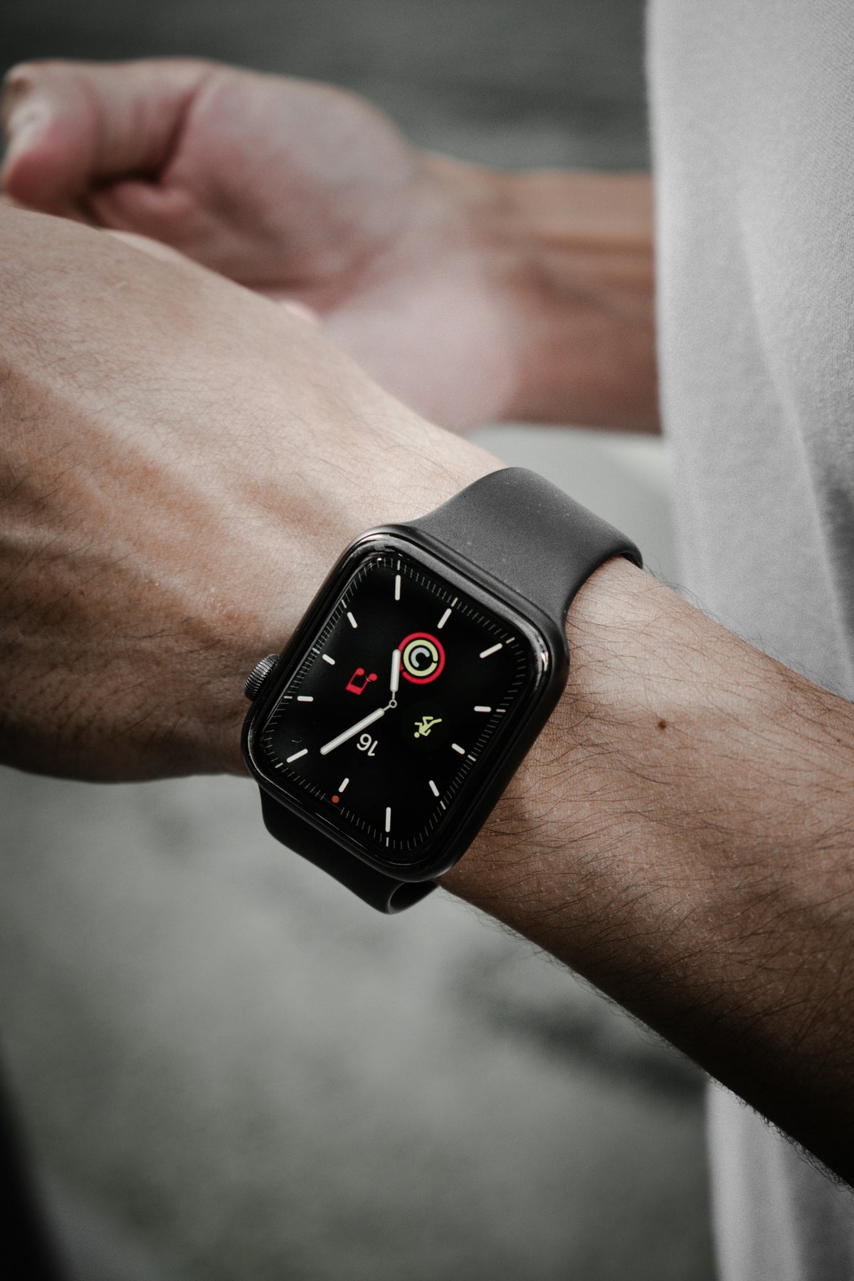 Series 11 Smartwatch Bundle